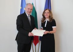 Китай ще премахне допълнителните мита върху определен внос от Канада