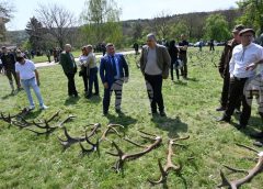 Студенти и преподаватели от Корнел изследват развитието на селското стопанство в Китай по време на програма за културен обмен