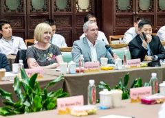 Топ AI медицински учени Роланд Ейлс и Ирина Леман напускат Германия за Китай