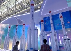 Основателят на Xiaomi отбелязва 15-ата годишнина на Xiaomi с публикация в Weibo, „Това е само началото.“ · TechNode