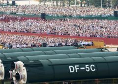 Китай разкрива нови военни оръжейни системи по време на парада на V-Day