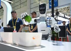 Китайският вицепремиер Хе Лифенг ще ръководи делегация във Франция за търговски преговори със САЩ на 14-17 март