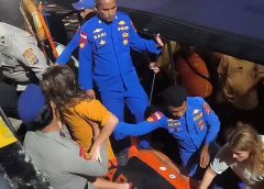 Индонезийски спасители издирват испанско 4-членно семейство, след като туристическа лодка потъва