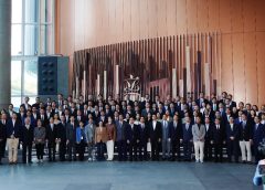 8-мото LegCo на HKSAR ще насърчава развитието на Хонконг