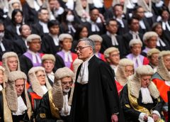 Министърът на правосъдието на Хонконг критикува заплахата със санкции и обвиненията срещу съдиите