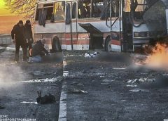 Ударът на руски дрон срещу автобус уби най-малко 15 миньори, докато Киев обявява нови преговори