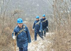 Станцията за топене на лед Qinling пази електропроводи за пролетния фестивал