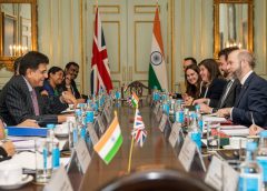 Търговският блиц на Индия се стреми да задържи потъващия световен ред