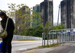 Предлагат се високотехнологични помощни средства, за да помогнат на възрастните хора да се изкачват по стълбите до опустошените от пожар апартаменти на Тай По