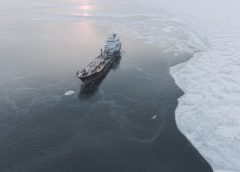 Китай и Русия обсъждат засилване на транспортните връзки, тъй като конфликтът в Близкия изток прекъсва корабоплаването