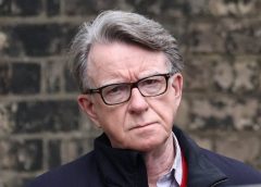 Спор срещу Епщайн: Стармър в Обединеното кралство е изправен пред призиви да подаде оставка заради доклада, че Манделсън не е преминал проверката