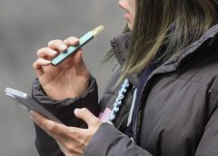 Хонконг повишава осведомеността за забраната на електронните цигари в континентален Китай преди „златната седмица“