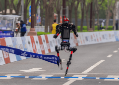 Honor разработва нова гама роботика след „Lightning“, включително четирикрако куче робот и Dexterous Hand