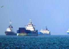 узивно | 100 кораба, свързани с Хонконг, „заседнали в Ормузкия проток“ по време на война в Близкия изток