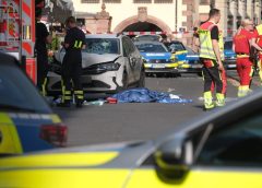 Двама загинали и двама ранени след блъскане с кола в германския град Лайпциг