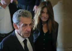 Френската прокуратура поиска 7-годишна присъда за бившия президент Саркози
